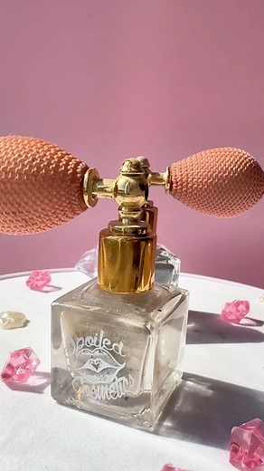 5.1K views · 24 reactions | Should we bring our body glitter back? ✨ If you must grab some glitter now, we have never seen before glitter shades ONLY available in our Holiday box! Plus the box is on sale for a limited time! #spoiledlipscosmetics #glitter #bodyglitter #glittermakeup #smallbusiness #fyp #smallbusinesscheck | Spoiled Lips cosmetics | Facebook