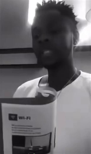 I just love it when very good-looking people are also very humorous, always a ‘sweet surprise’. Mide is that way too.