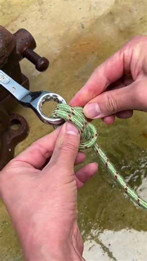 Fixed knots that can be used to drag heavy objects