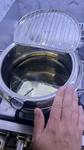 Watch Frying pan with built in thermometer on Amazon Live