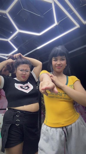 Nagpapansin kay zaide 😆 @Ellaine yayy @Zai | Elaine