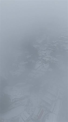 ❄️ Shimla Snowfall 2026 - Drone View of Winter Wonderland ❄️ Shimla has turned completely white after fresh snowfall, and these drone shots of Shimla in snow show why winter is the most magical season in Himachal Pradesh. From snow-covered roads to silent pine forests and misty hilltops, Shimla looks unreal from the sky. If you are planning a winter trip, this is the real-time snowfall update from Shimla. The city is experiencing freezing temperatures, slippery roads, and breathtaking views — pe