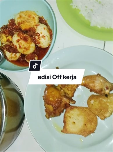 BERSYUKUR WAJIB! Menu Sahur Kali Ini Nasi Goreng Alhamdulillah kalo ami nya Off kerja anak2 buka puasanya dgn Gizi yang pass.. untungnya ada Mini Cooper @mecoo.id Cooper bumbu jadi lebih Mudah tanpa harus ngulekkk lagi☺