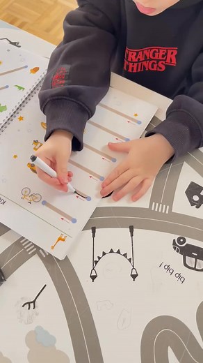 19 reactions | Votre enfant n’aime pas écrire ? Ce cahier magique transforme l’apprentissage en jeu ! ✏️ Écris, efface et recommence à l’infini  Stimule la motricité et la concentration  Idéal dès 3 ans – recommandé par les parents | Bebeo France. | Facebook