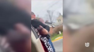 169K views · 1.6K reactions |  ICE rompe la ventana del auto de una inmigrante para arrestarla: ella les exigía una orden de detención.  Más del Noticiero Univision a las 6:30 pm /5:30 C y en su Edición Nocturna a las 11:35pm / 10:35 C. | Univision Noticias | Facebook