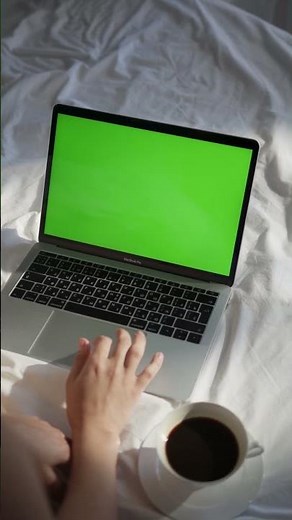 Laptop Green Screen Footage | 4K MacBook Scene for Overlay #greenscreen #laptop #animation #shorts