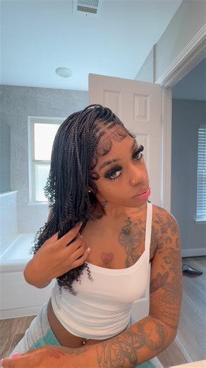 Kita on Instagram: "@jalizastyles Quick & Easy Install😍 #JALIZAbraids #passiontwist #hdlacebraidedwig #knotlessBraidsWig #alopecia #lowmaintenancehair"