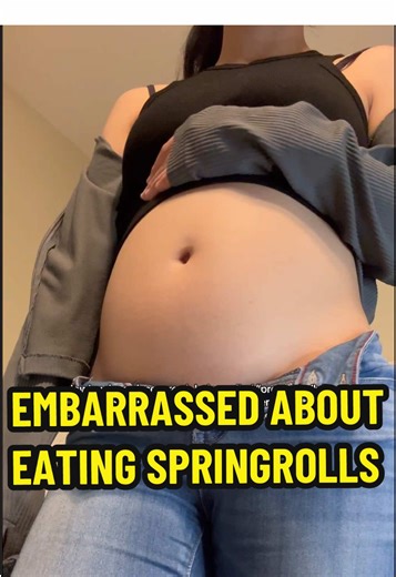 “im telling your mom your are calling me big again” #foodbaby #Foodie #foodbabybelly #mukbang #mukbangeatingshow #bloated #pregnantbelly #preggobelly #bloated #fyp #real #relatable #babybump #babybelly #pregnant #atetoomuch #weightgain #periodbloat #bloat #ilookpregnant #foryoupage #mukbangvideo #bodypositive #bodypositivity