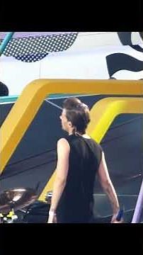 Clouds 1d live #londonsinger #onedirectionsong #1d #concert #britishsinger #onedirection #clouds