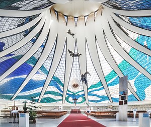 Clásicos de Arquitectura: Catedral de Brasilia / Oscar Niemeyer