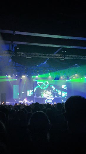 Skillet Live in Manchester: Not Gonna Die Clip