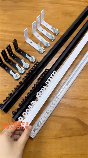 This Small Square Track Hides the Ceiling Bracket –No Visible Mounting Hardware | Export Best Seller