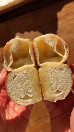 Lisa Kitahara on Instagram: "shio pan bagels !! (salt bread bagels / butter bagels) 🥯🧈 truly the definition of simple is best and deserves all the hype 😌 this was one of the most popular flavour when I used to do bagel popups and after a year I still get asked if I’ll ever do them again just for this bagel… but I don’t have plans to do them anymore so I’ll be sharing the recipes here~ I use hoshino yeast and some japanese flour but adapted the recipe to use IDY & canadian