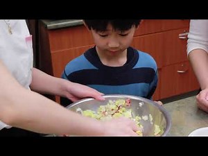 Making Pan-Fried Japanese Gyoza!