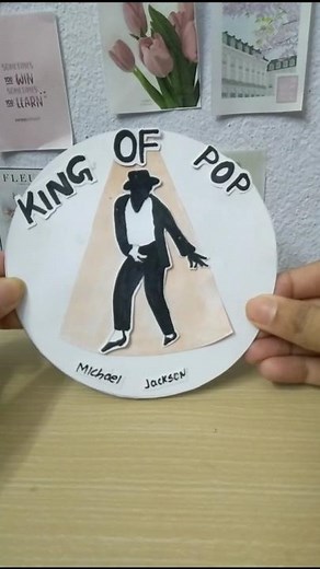 Turning an Old CD into Michael Jackson Room Decor 😍♻️✨