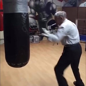 53K views · 1.7K reactions | 84 anni e solo la memoria della tecnica .... Quali sono le tue scuse per non FARE oggi QUELLO che puoi fare ragazzo? | Rumble Boxing Italia | Facebook