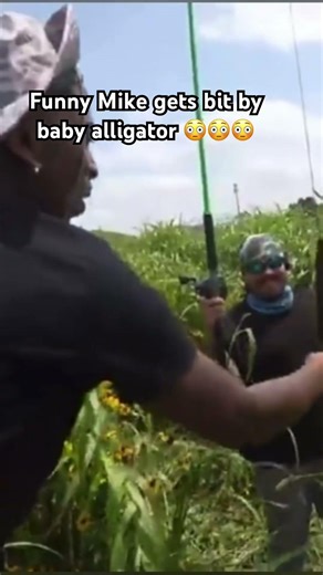Funny Mike gets bit by a baby alligator **gone wrong **😳 #viral #funnymike #aligators