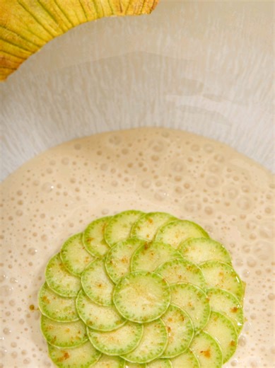 En cuisine, le Chef Kévin Garcia suit son intuition. Produits de saison, gestes précis et inspirations méditerranéennes s’unissent dans une cuisine sincère, subtile et profondément liée à son environnement. In the kitchen, Chef Kévin Garcia follows intuition. Seasonal produce, precise gestures and Mediterranean inspirations come together in a cuisine that is sincere, subtle and deeply connected to its surroundings. Luxury Travel, Mediterranean Views, Exclusive Retreat, Serene Getaway, Luxury Hid