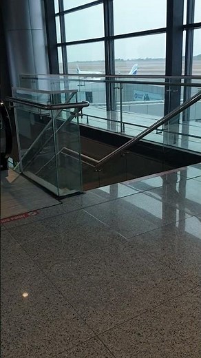 🔥 What to Use in Case of Fire: Staircase or Ladder?