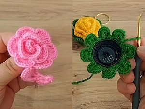 How to make crochet rose keychain for beginners // Crochet Tutorial 🌹 | Easy Knitting