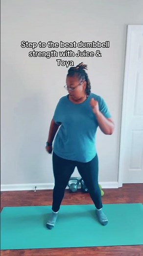 Step to the beat dumbbell strength with Juice & Toya✨ #exerciseforhealthandfitness