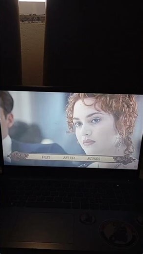 Menu DVD Titanic (2009)