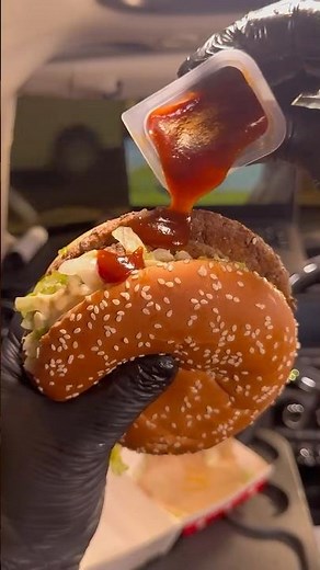 🍔🍟McDonald’s is the king of burgers worldwide ?! #foodie #McDonalds #burger #fastfood #asmr