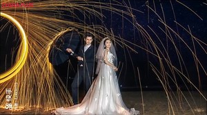 8.6K views · 177 reactions | 【拍美照秘籍】 In China, engagement and wedding photos are serious business. Trying to get the best shots are a must for most couples. Fengjia Photo Studio on China's island province of Hainan shows you some of their tricks to get dazzling photos. [mì jí] 秘籍 rare book; trick | Learn Chinese | Facebook