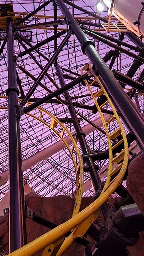 A gem in the desert ~ . El Loco at #circuscircus is one of the country's most underrated #rollercoasters. This custom Alan Schilke creation is all about no limits and no shoulder harnesses! . #themepark #rollercoaster #amusementpark #lasvegas | Coaster Kings