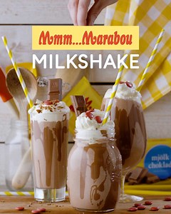 En milkshake med smak av Marabou mjölkchoklad, banan och glass som toppas med grädde och din favoritchoklad😍 WOW, detta är det enda vi vill dricka resten av sommaren🍦😋 Receptet hittar du här: https://spr.ly/6181yryuc | Köket