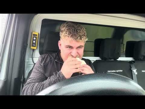 Dawn‘s burger van Kenfig Hill industrial estate ￼