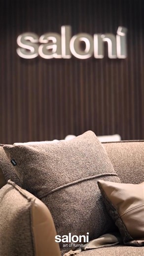 סלון יוקרה שלא מתפשר עיצוב מרשים, נוחות מושלמת ואיכות שמרגישים מהשנייה הראשונה. מערכת ישיבה ברמה הגבוהה ביותר – חומרים פרימיום, גימור מוקפד וישיבה רכה ותומכת. סלון שמשדר סטייל, יוקרה ושקט נפשי לשנים קדימה. ✨ כי יוקרה אמיתית מתחילה בנוחות. להזמנות וברורים חייגו :0507531816 046051849 #רהיטים #foryou #saloni #חדרילדים #מזנונים | רהיטי גולן