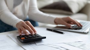 Φορολογικές δηλώσεις 2025: Τι αλλάζει και πότε ξεκινά η υποβολή τους - Τι θα συμβεί με τα «ραβασάκια» του ΕΝΦΙΑ | Athens Magazine