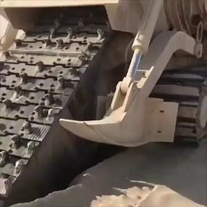 6.9K views · 13 reactions | Can you name the machine? Image/Audio Courtesy: Unknown DM for credit or removal request. Use intended only for knowledge and information purposes. #civilengineering #theconstructor #construction #civil #engineering #civilengineeringworld #civilengineer #engineer #engineers #building #civilconstruction #constructionlife #engineeringlife #constructionworker | The Constructor - Civil Engineering Home | Facebook