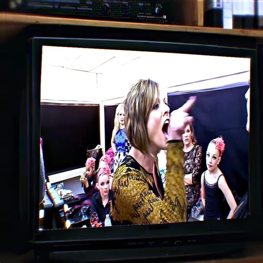 77K views · 4.3K reactions | Mary Sanderson Edit! | Hocus Pocus Lovers | Facebook