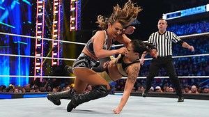 Emma vs. Shayna Baszler: SmackDown, Dec. 2, 2022