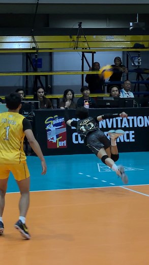 One-hand save by Alabar #fyp #foryou #foryoupage #viral #volleyball #mensvolleyball #cignal #gouste #navy #alpha #spikersturf #fblifestyle | Twbvolleyball