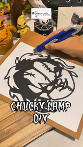 Chucky Lamp DIY 🎃 Chucky Halloween DIY 🎃 Halloween craft 🎃 Manualidades de Halloween 👻 Chucky 🎃 Halloween. #Chucky #ChuckyLamp #LamparaDeChucky #ManualidadesHalloween #DecoracionHalloween #HalloweenCrafts #SpookyDecor #ChuckyFan #ChuckyDoll #LucesLED #Halloween2025 #CreepyDecor #TerrorArt #HechoAMano #DIYHalloween #DecoracionTerror #ChuckyVibes #HorrorArt #HalloweenLights #SpookyVibes #ArteHalloween #ChuckyLover #HandmadeLamp #LuzTenebrosa #ChuckyTime #HalloweenDecoration #ChuckyHalloween #