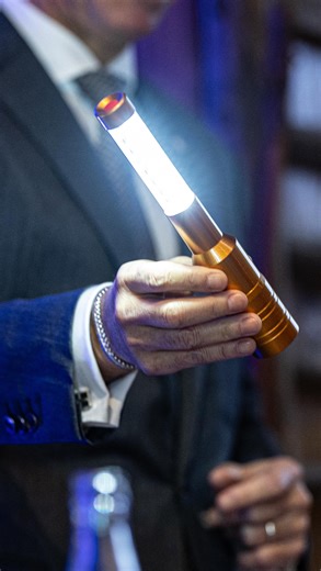 Monaco Info on Instagram: "💬 « Tout est fait pour qu’il n’y ait jamais de drame dans nos établissements » Quelques jours après l’incendie mortel de Crans-Montana, le Président-Délégué de la Monte-Carlo Société des Bains de Mer Stéphane Valeri s’est voulu rassurant. Lors de ses voeux à la presse, le dirigeant monégasque a en effet indiqué que toutes les mesures de sécurité étaient prises au sein des établissements du groupe pour éviter qu’un tel drame ne se produise. Parmi lesquelles l’utilisati