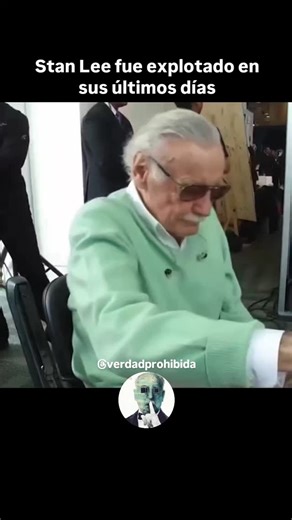 Verdad Prohibida 🎭 on Instagram: "👁️🎬 Stan Lee: admirado por millones, pero explotado por los más cercanos a él… 🚨 Antes de continuar, visita el enlace en mi perfil y descubre lo inexplicable. 🕵️‍♂️ El documental “Stan Lee: El Capítulo Final” revela con imágenes inéditas los abusos y negligencias que sufrió la leyenda del cómic en sus últimos días. ¿Quiénes se beneficiaron realmente de su fama y legado? 🔎 Detrás de la fama, las verdades son mucho más oscuras. Descúbrelas ahora en LO INEXPL