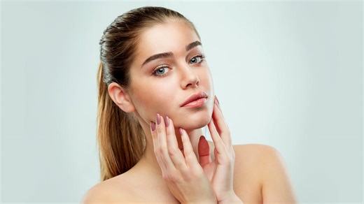 Struggling With Dehydrated Oily Skin? Find Out Its Causes, Symptoms, And Treatment