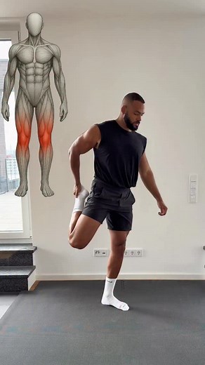 KNEE PAIN | KNEE STABILITY Comment “Transformation” to rebuild your body. 3 movements to improve hip mobility and strengthen the muscles around your knees. Better hip mobility allows your leg to move more efficiently, reducing unnecessary strain on the knee. Stronger surrounding muscles provide stability and help the knee stay in proper alignment, which can lower stress on the joint and reduce pain over time. | CoachGreen.pt