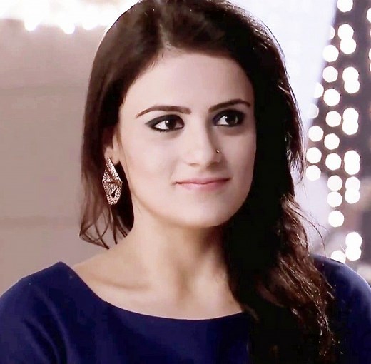 Radhika Madan Height, Weight, Age, Boyfriend, Family, Biography & More » StarsUnfolded