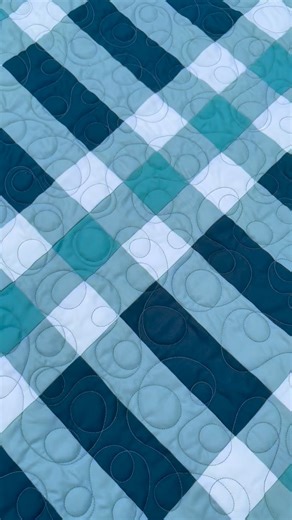 119 reactions · 8 comments | This might be my favorite quilt I’ve made in over a year - it’s simple yet still makes a statement! The Linear Quilt Pattern is so fun to make and perfect for those who love choosing color placement as much as I do ☺️ The pattern is 20% off this week in my shop  | Homemade Emily Jane | Facebook