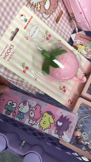 75K views · 2.2K reactions | Best bf ever梁Pack an Extra Large Hello Kitty Mystery Scoop with me殺 | Kincory Beauty | Facebook