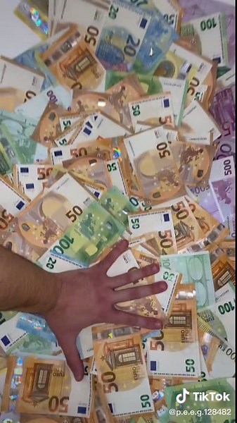 Exploring Euro Banknotes: Denominations and Designs