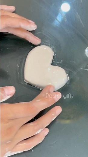 DIY easiest photo stand ever!!!😍😍😍😍