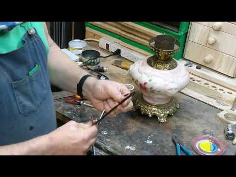 Rewiring a Gone With the Wind lamp, or The Night Light Went Out in Georgia