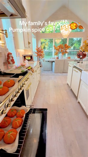 Delicious Pumpkin Spice Conchas Recipe for Fall