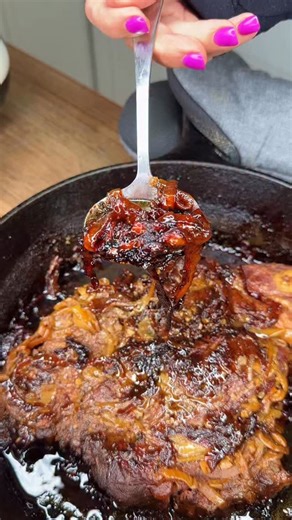 Melissa Kauper on Instagram: "Comment “Recipe” Dan-O’s DIPS French Onion is an absolute flavor bomb — rich, savory, and unreal on this fall-apart cast iron chuck roast. @danosseasoning These new dressing & seasoning packets are next-level. Only 6 ingredients and they bring BIG flavor with zero effort. Perfect for game day mains, sliders, or serving over buttery potatoes. They also come in Dill, Ranch, and Mexi-Ranch — but this French Onion? Touchdown every time. 🏈🔥 Make it ASAP! #6ingredientre